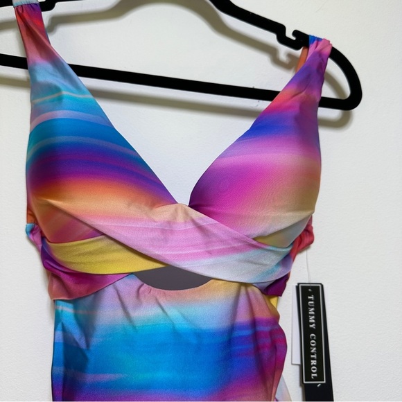 La Blanca | Sunset Shores Keyhole Cross Front One Piece Tummy Control Swimsuit - Picture 3 of 5